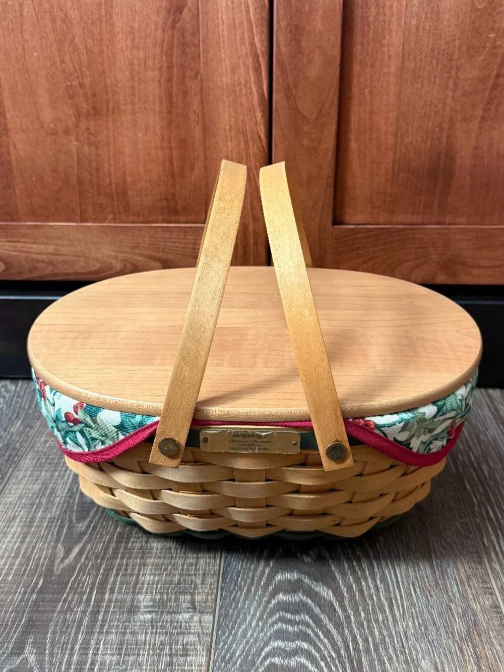 Longaberger-2004 Edition Christmas Collection Get Together Basket with Lid